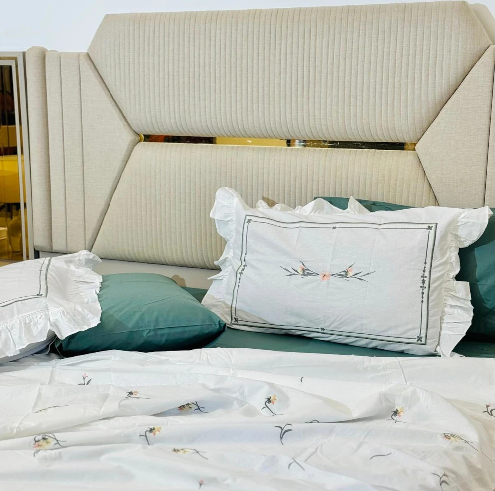 Branch Pattern Bed Sheet