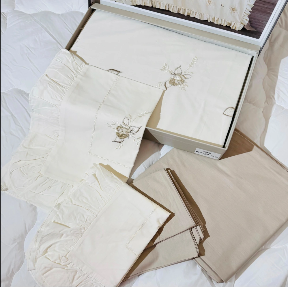 Rose pattern Bed Sheet - Image 3