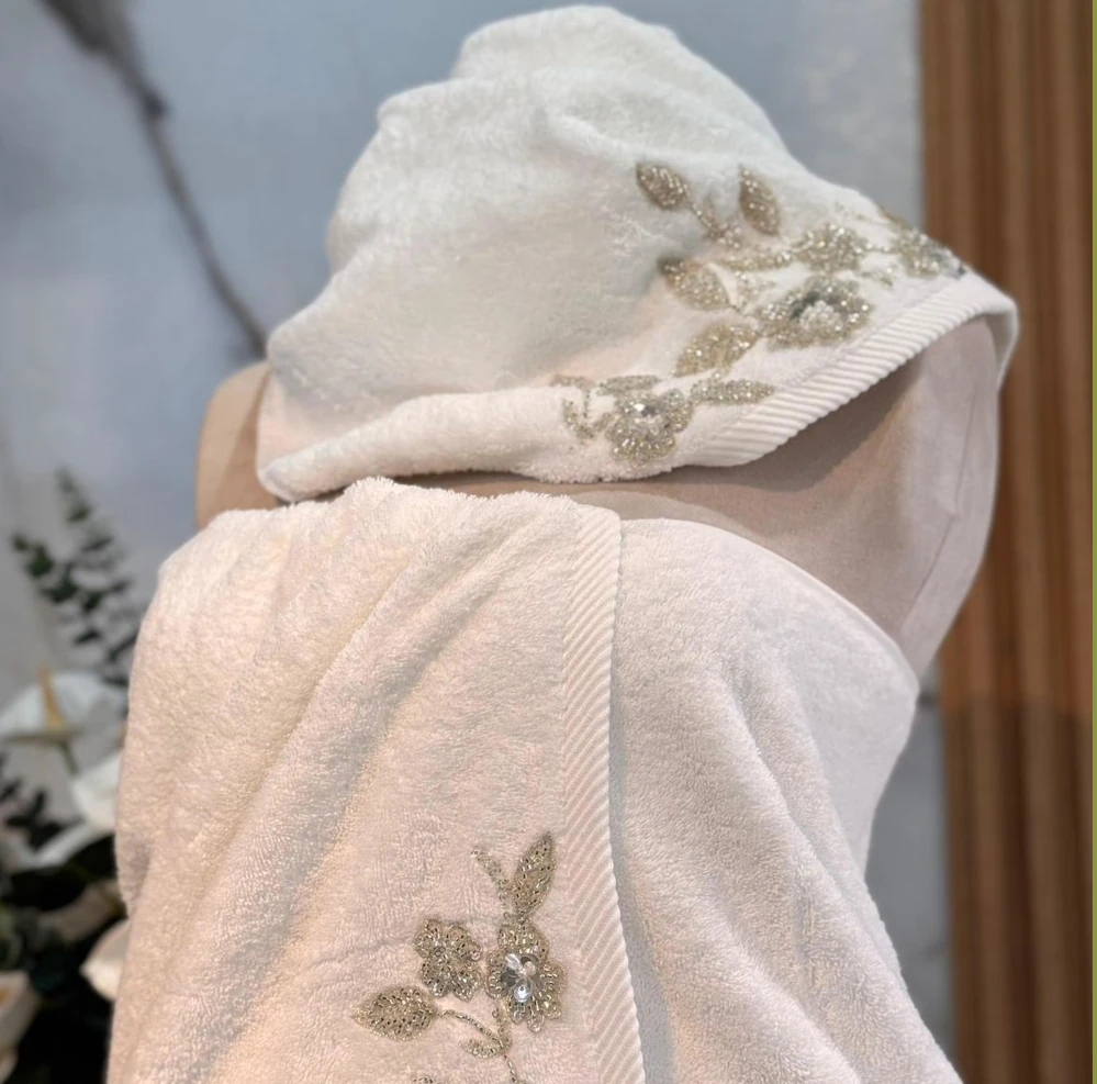 Bridal Bamboo White Towel Set - Image 3