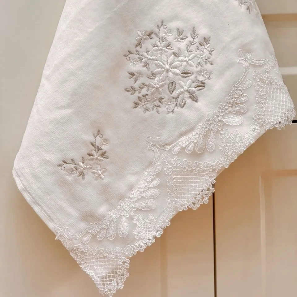 Premium Lace Embroidered Towels - Image 2